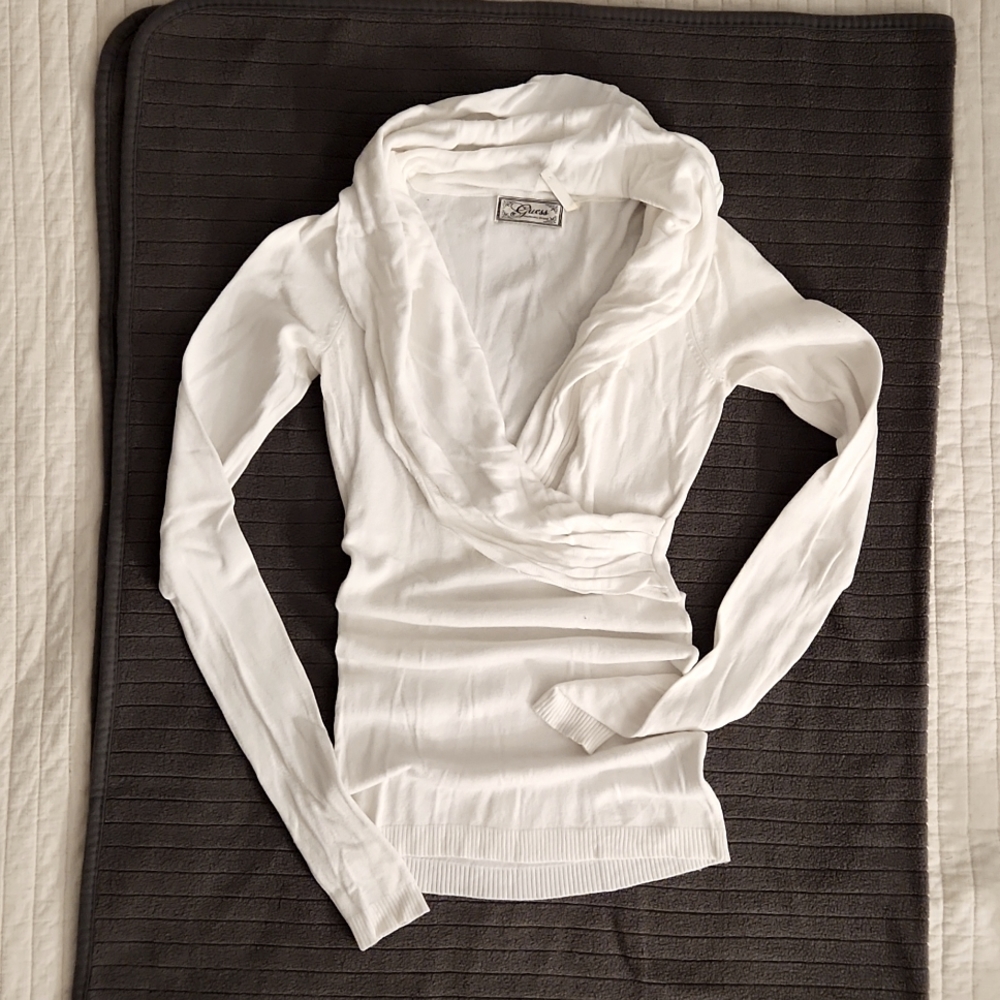GUESS white sweater-like blouse